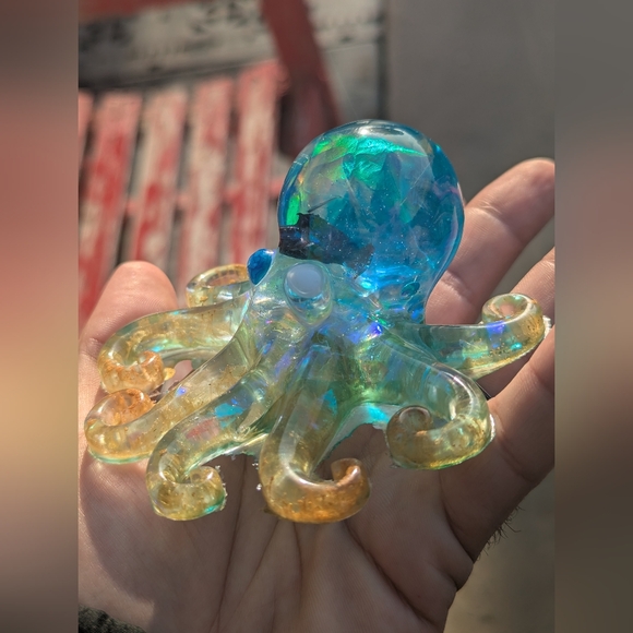 Hand Crafted  resin octopus 🐙 blue and gold - Picture 3 of 4